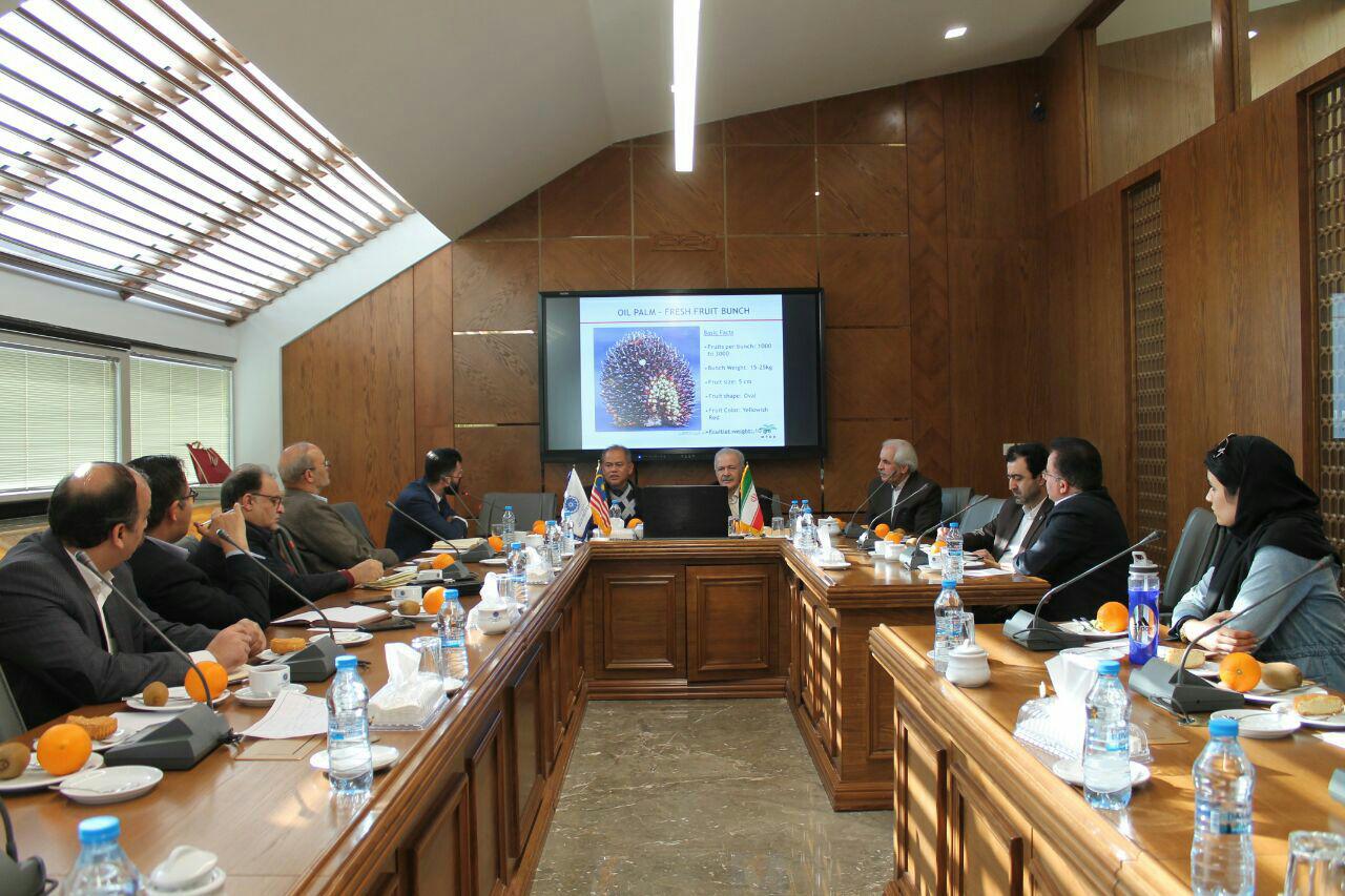 در دیدار رایزن کشاورزی سفارت مالزی با فعالان اقتصادی خراسان رضوی مطرح شد:  ظرفیت مناسبی برای توسعه تعاملات کشاورزی میان ایران و مالزی فراهم است